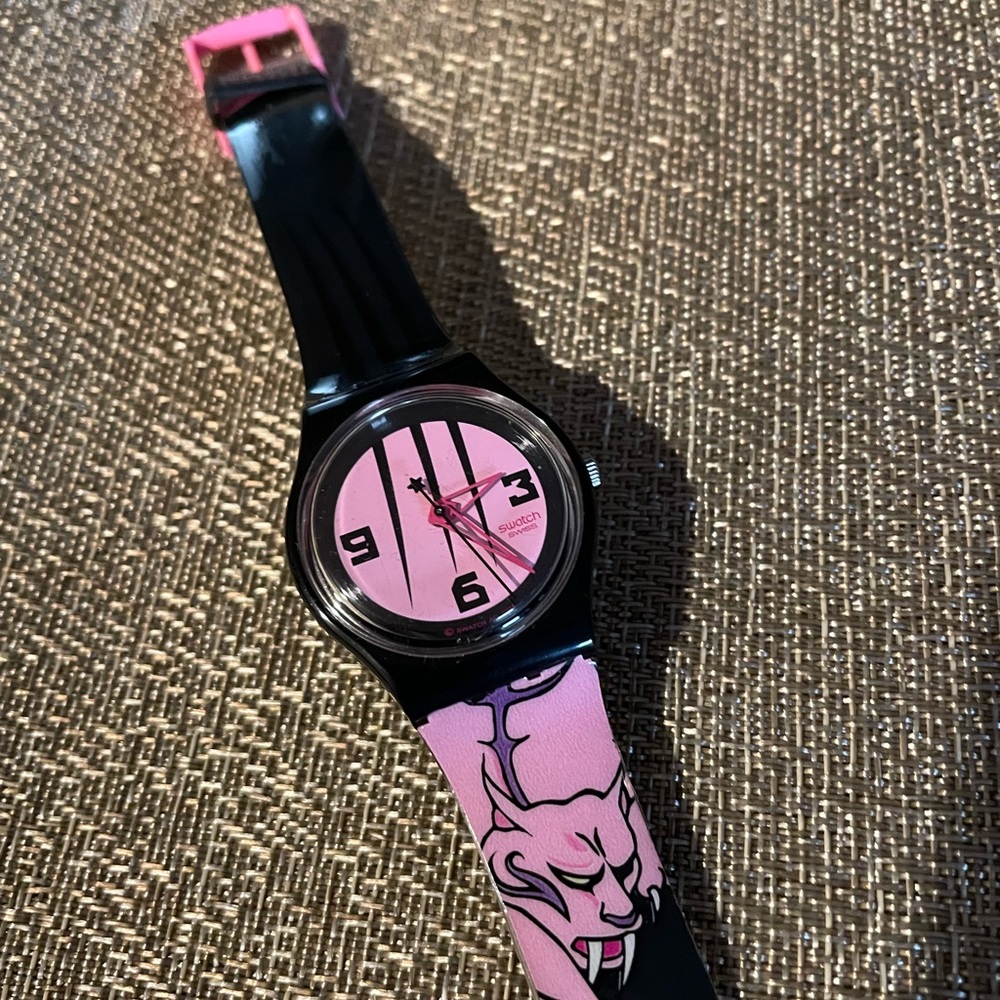 Swatch ‘Marked Territory’ Women’s Watch, black & pink, Sabre